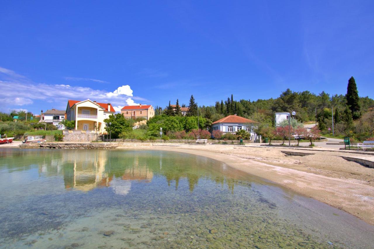 Sunshine Place By The Beach Lukoran Exterior photo