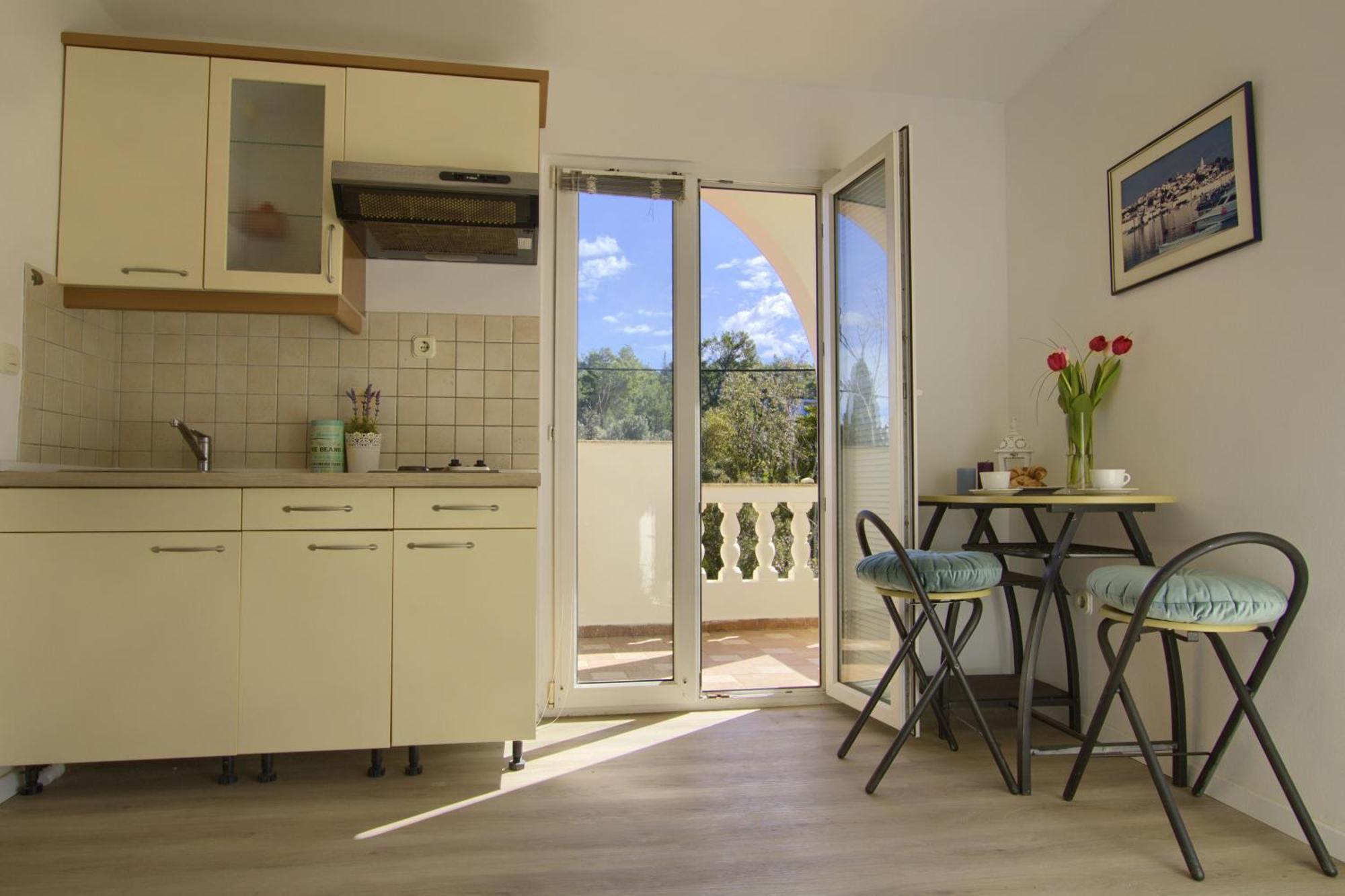 Sunshine Place By The Beach Lukoran Room photo